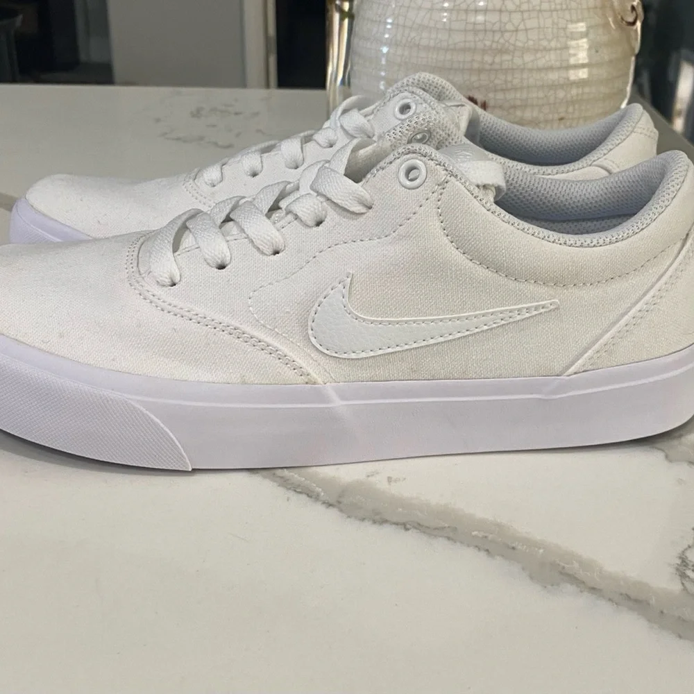 - Nike Unisex Adult-Fitness shoes - Picture 10 of 15